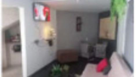 CONT 2220 - Casa espaçosa com piscina Floresta