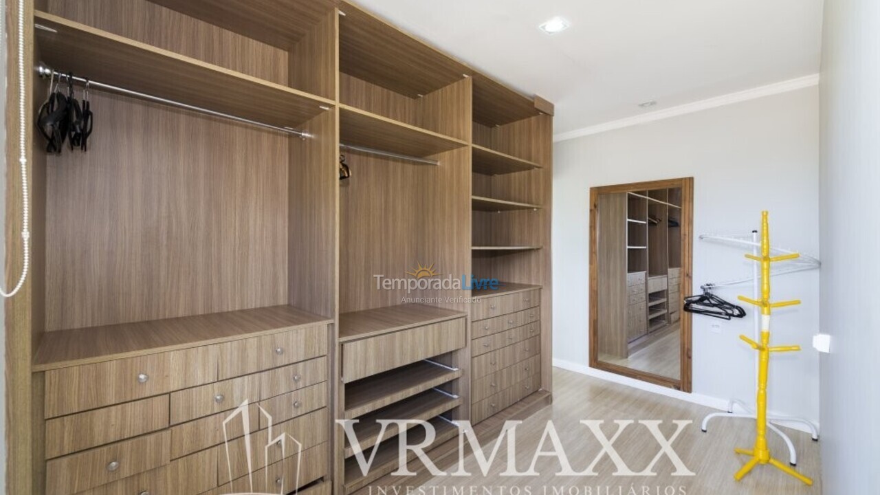 House for vacation rental in Bombinhas (Praia de Zimbros)