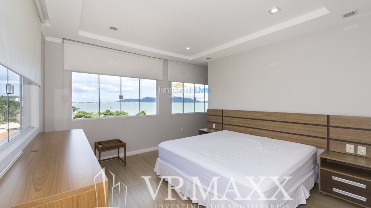 House for vacation rental in Bombinhas (Praia de Zimbros)