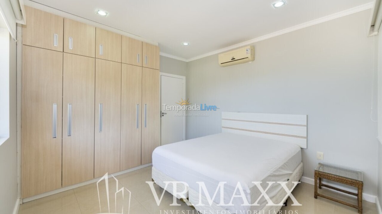 House for vacation rental in Bombinhas (Praia de Zimbros)