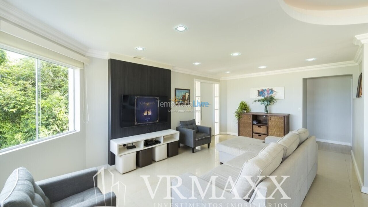 House for vacation rental in Bombinhas (Praia de Zimbros)