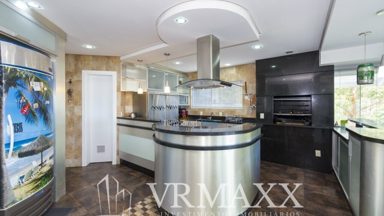 House for vacation rental in Bombinhas (Praia de Zimbros)