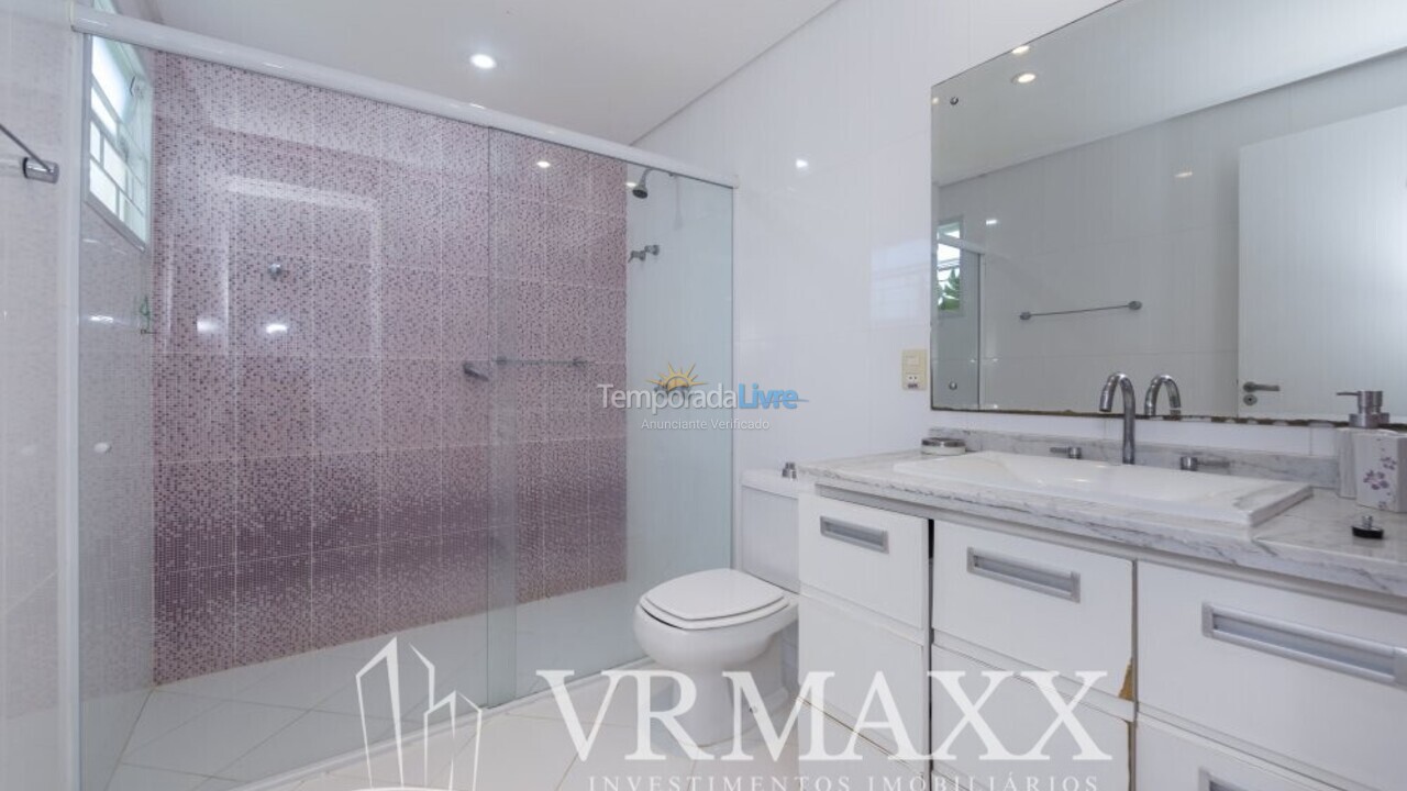 House for vacation rental in Bombinhas (Praia de Zimbros)