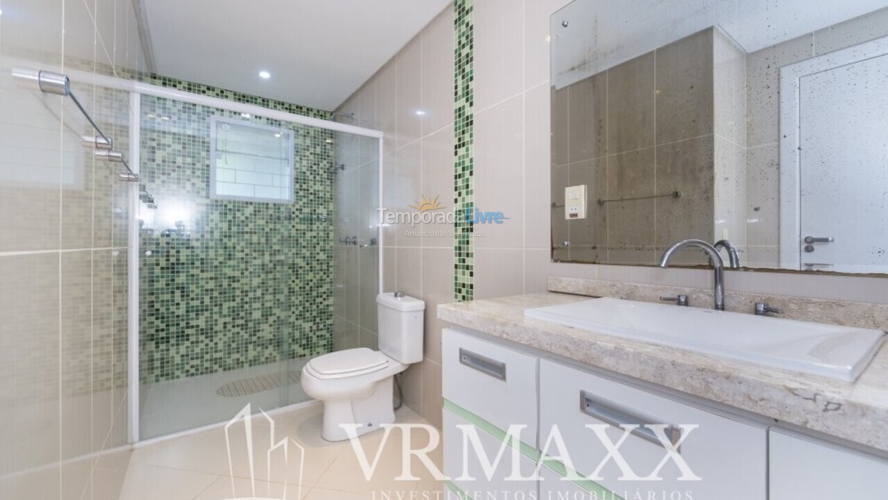 House for vacation rental in Bombinhas (Praia de Zimbros)