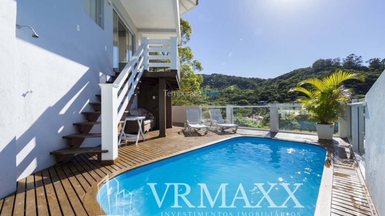 House for vacation rental in Bombinhas (Praia de Zimbros)