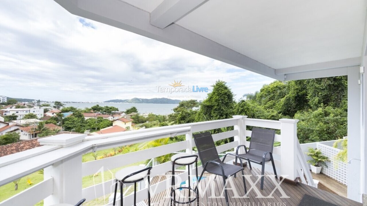 House for vacation rental in Bombinhas (Praia de Zimbros)