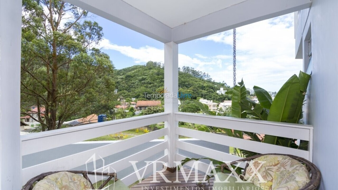 House for vacation rental in Bombinhas (Praia de Zimbros)