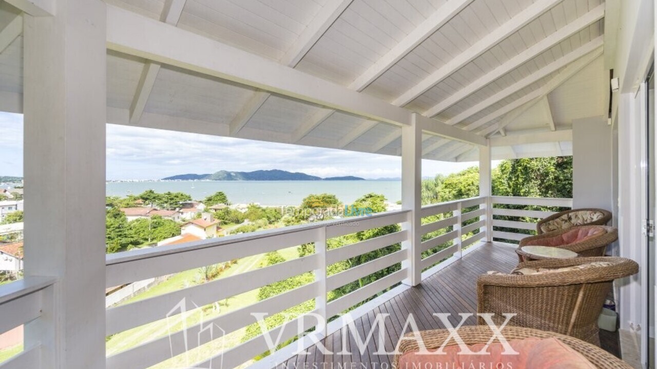 House for vacation rental in Bombinhas (Praia de Zimbros)