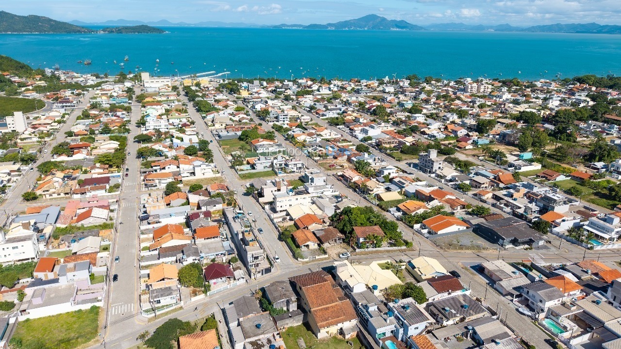 House for vacation rental in Bombinhas (Praia de Zimbros)