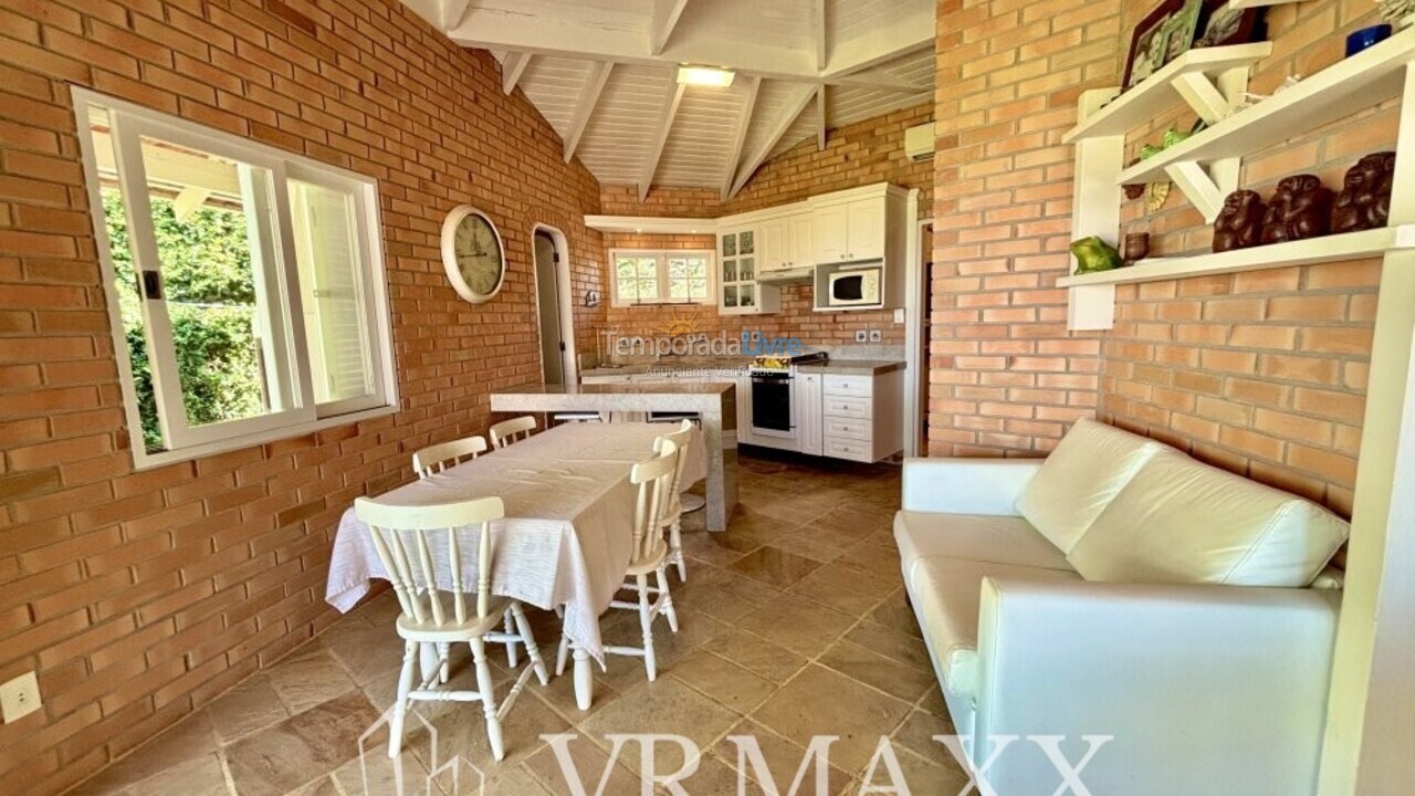 Casa para aluguel de temporada em Bombinhas (Canto Grande)