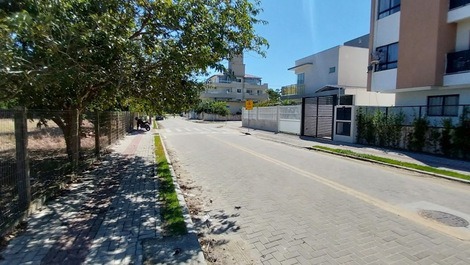 Large Apartment with 03 Bedrooms - 200 Meters to the Beach