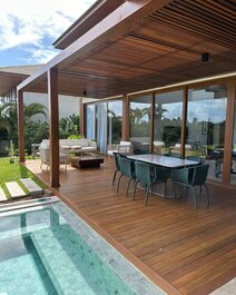 Casa com 6 Suítes em Praia do Forte - BA