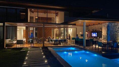 Casa com 6 Suítes em Praia do Forte - BA