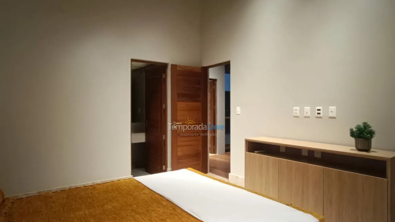 Casa para aluguel de temporada em Mata de São João (Praia do Forte)