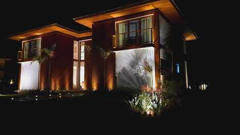 Casa com 6 Suítes em Praia do Forte - BA