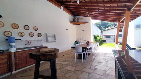 🌴 Paradise by the Sea: House with Pool 150m from Enseada Beach! 🏖️