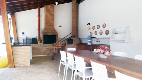 🌴 Paradise by the Sea: House with Pool 150m from Enseada Beach! 🏖️