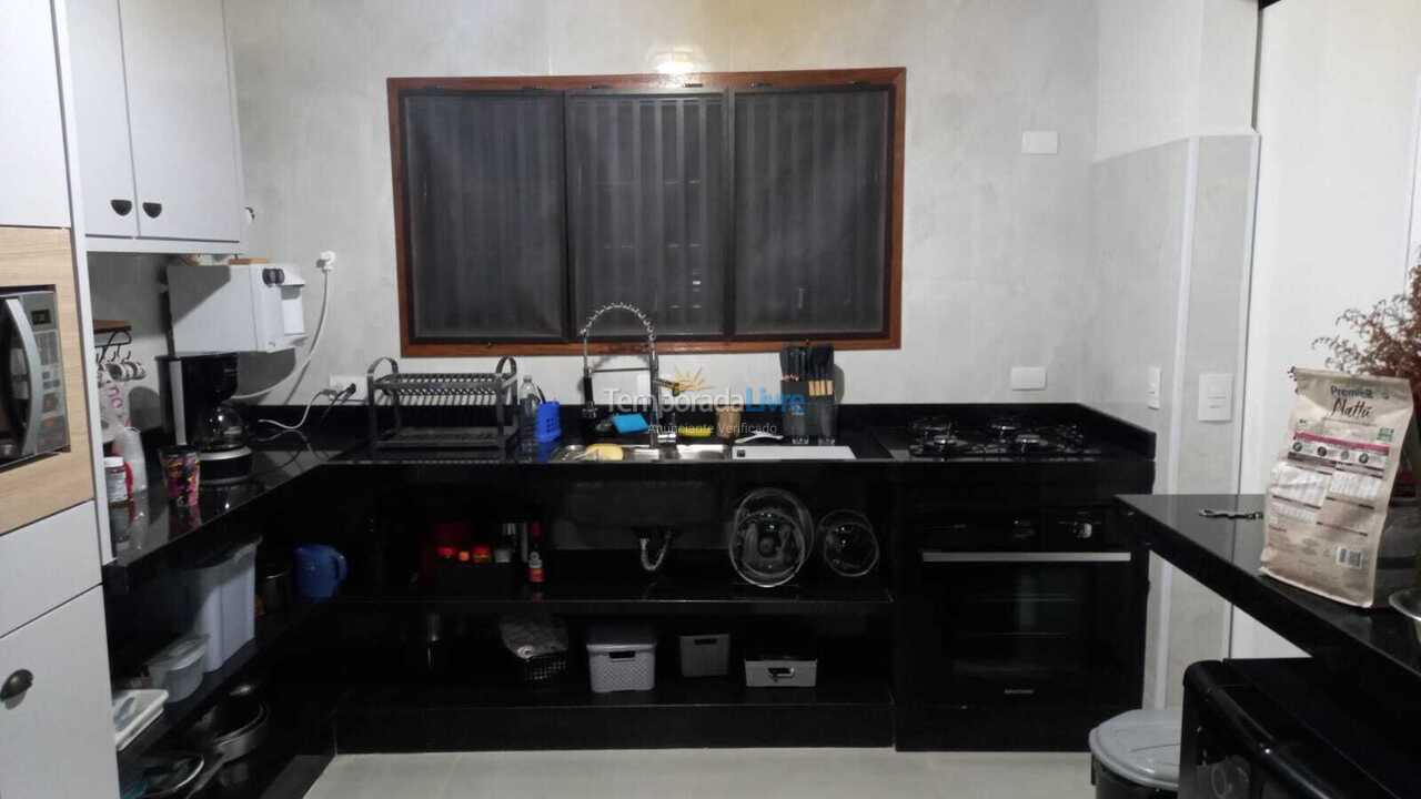 Casa para aluguel de temporada em Bertioga (Condominio Morada da Praia)