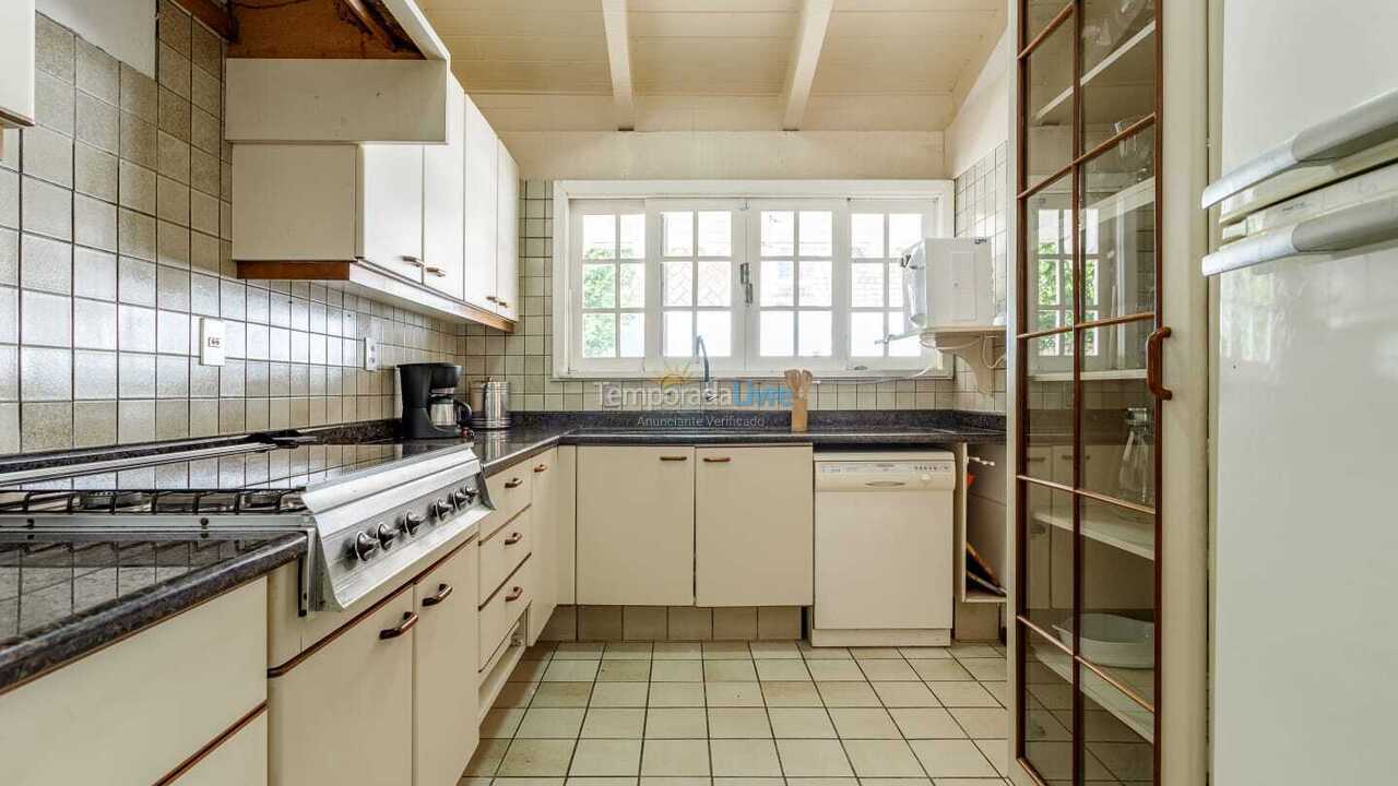 Casa para aluguel de temporada em Florianopolis (Jurerê Internacional)