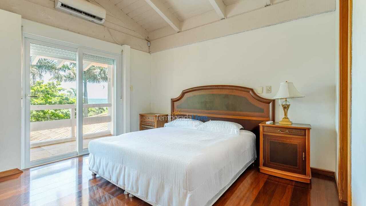Casa para aluguel de temporada em Florianopolis (Jurerê Internacional)