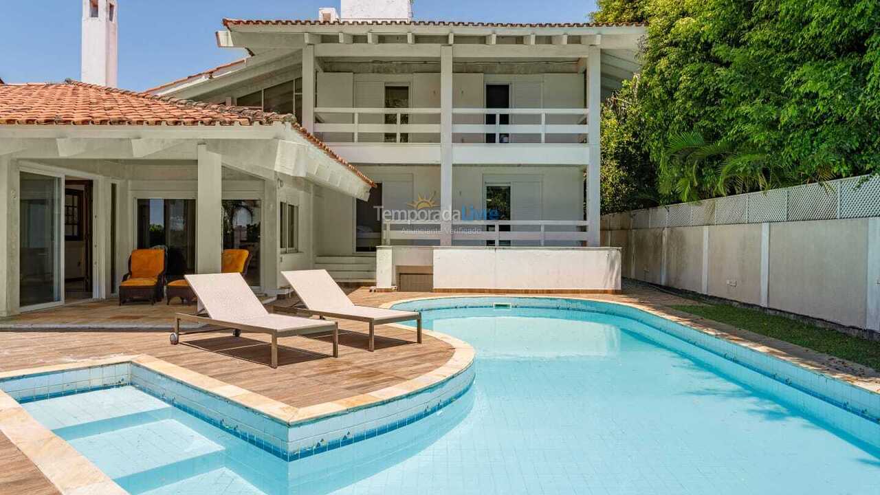 Casa para aluguel de temporada em Florianopolis (Jurerê Internacional)