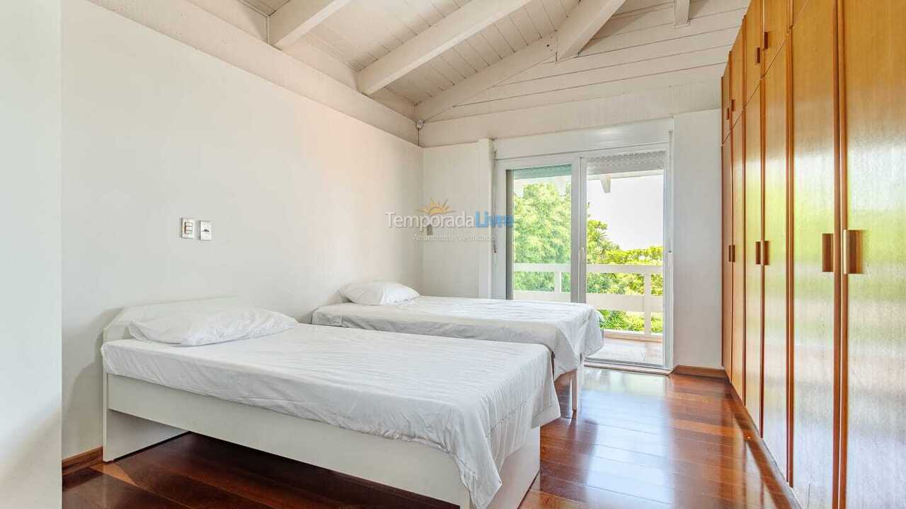 Casa para aluguel de temporada em Florianopolis (Jurerê Internacional)