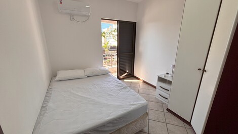 Apartamento em Bombas para até 8 pessoas