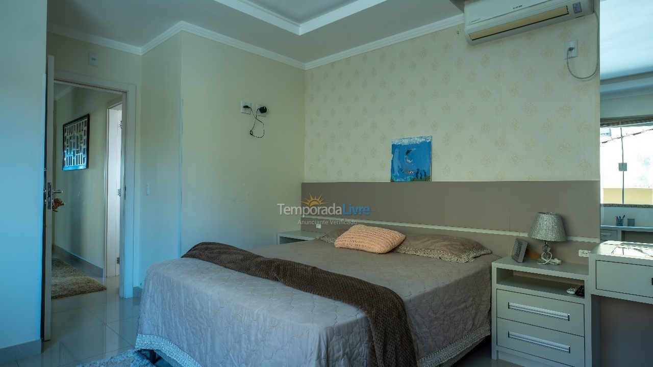 House for vacation rental in Bombinhas (Praia de Zimbros)