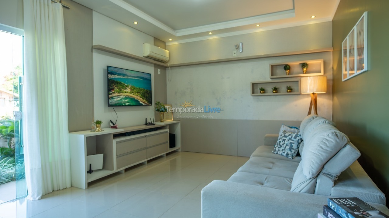 House for vacation rental in Bombinhas (Praia de Zimbros)