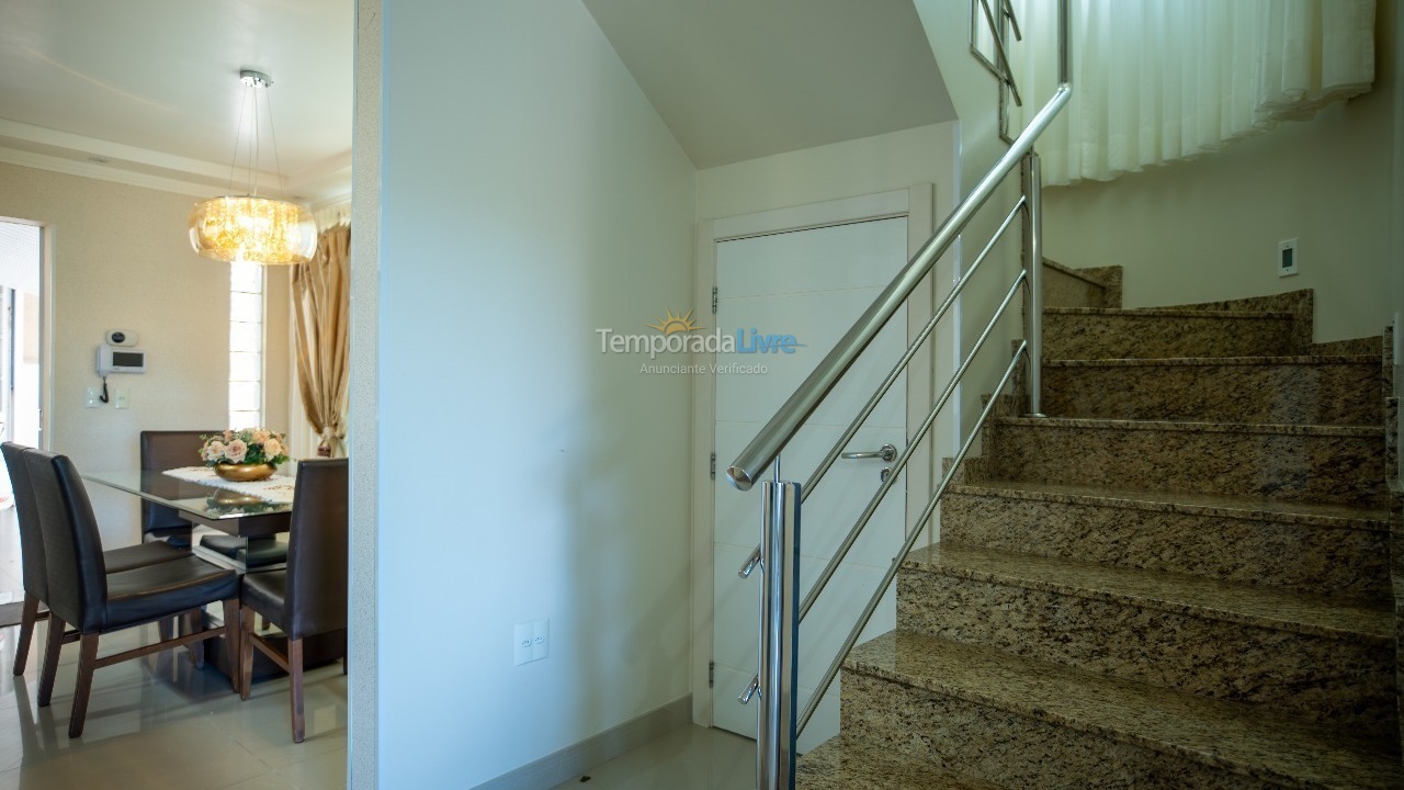 House for vacation rental in Bombinhas (Praia de Zimbros)