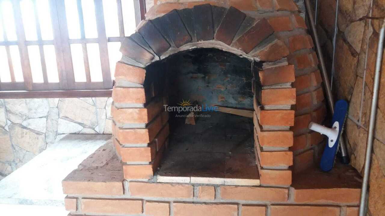 Casa para alquiler de vacaciones em Pardinho (Ninho Verde 2)