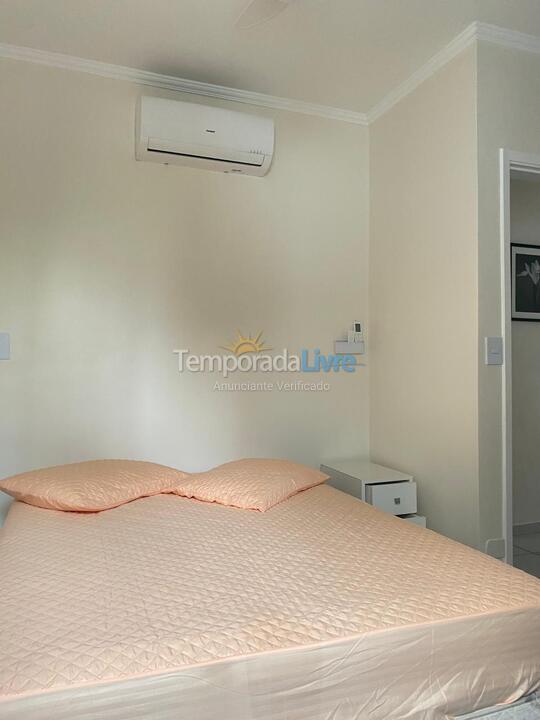 Apartamento para aluguel de temporada em Guarujá (Pitangueiras)