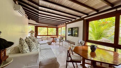 Linda casa pé na areia para locação