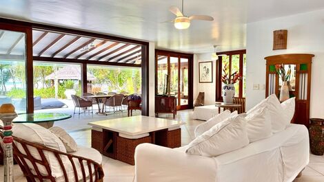 Linda casa pé na areia para locação