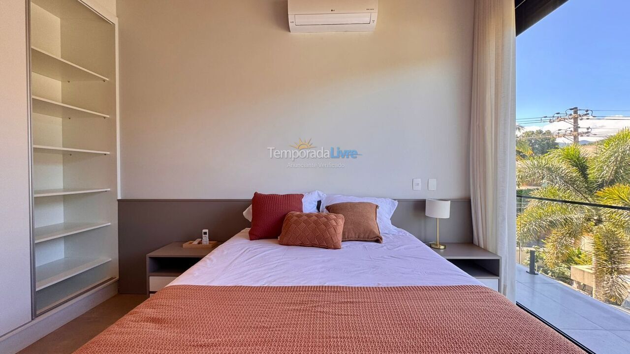 Casa para aluguel de temporada em São Sebastião (Praia da Baleia)