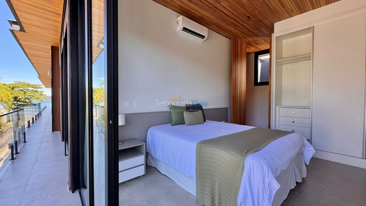 Casa para aluguel de temporada em São Sebastião (Praia da Baleia)