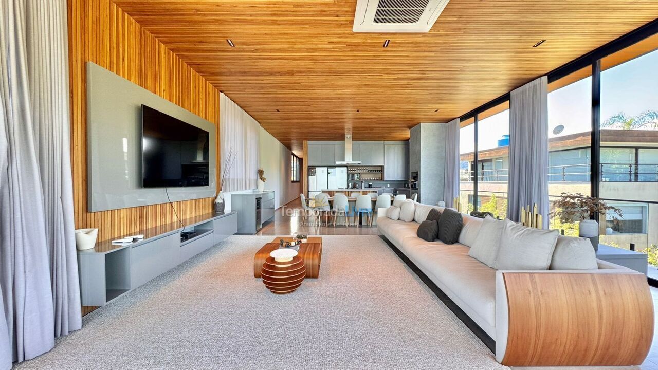 Casa para aluguel de temporada em São Sebastião (Praia da Baleia)