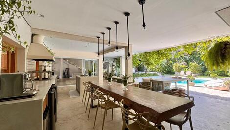 Casa em condomínio para locação (Praia da Baleia)