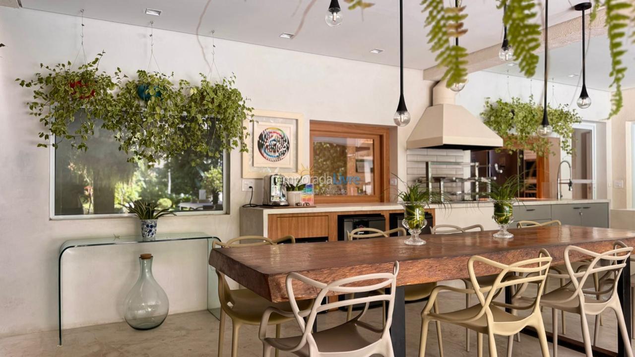 Casa para aluguel de temporada em São Sebastião (Praia da Baleia)