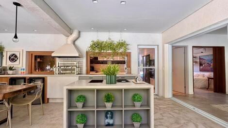 Casa em condomínio para locação (Praia da Baleia)