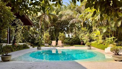 Casa em condomínio para locação (Praia da Baleia)