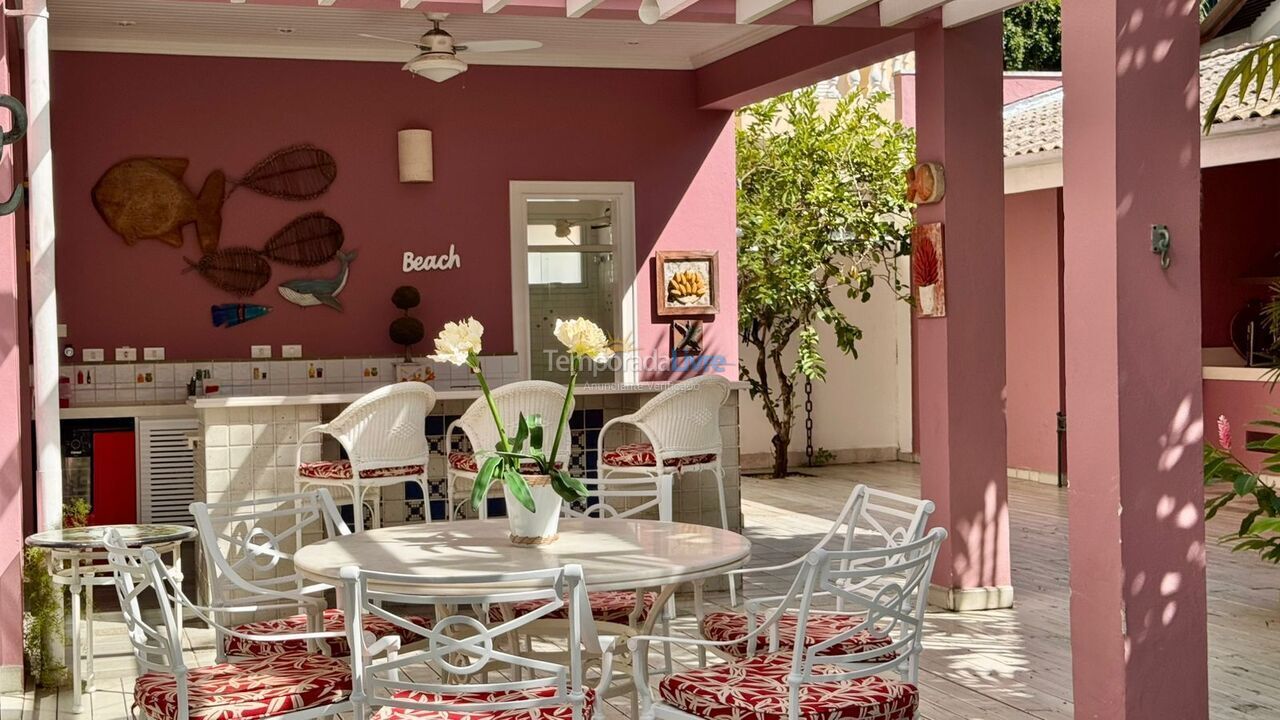 Casa para aluguel de temporada em São Sebastião (Praia da Baleia)