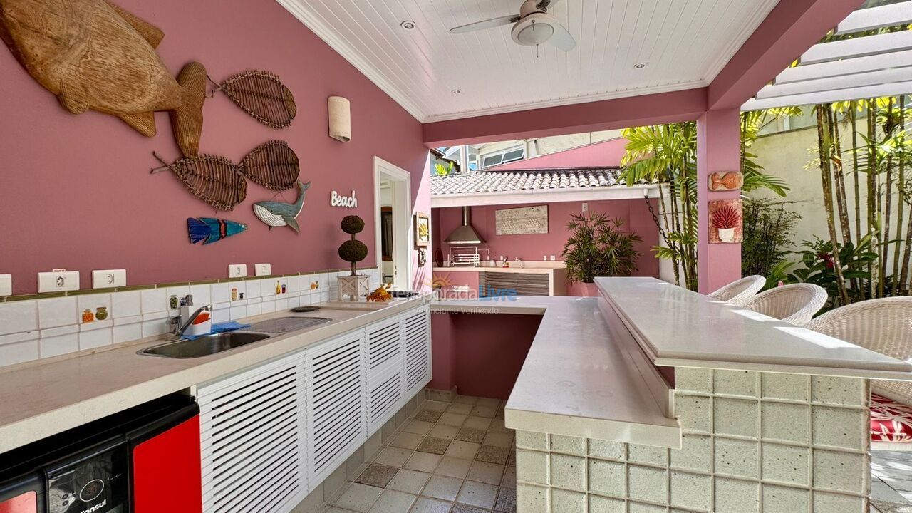 Casa para aluguel de temporada em São Sebastião (Praia da Baleia)