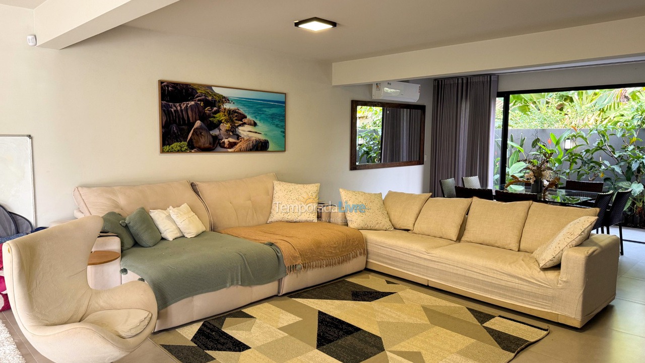 Casa para aluguel de temporada em Florianópolis (Jurere Tradicional)