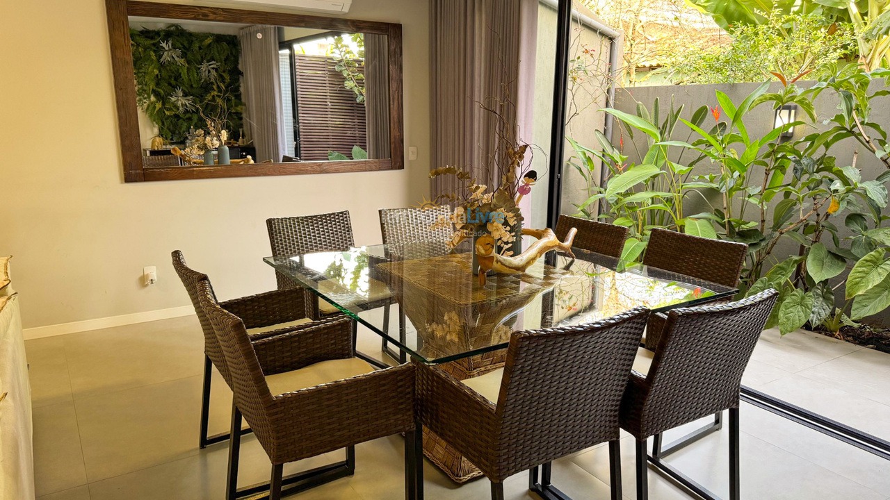 Casa para aluguel de temporada em Florianópolis (Jurere Tradicional)