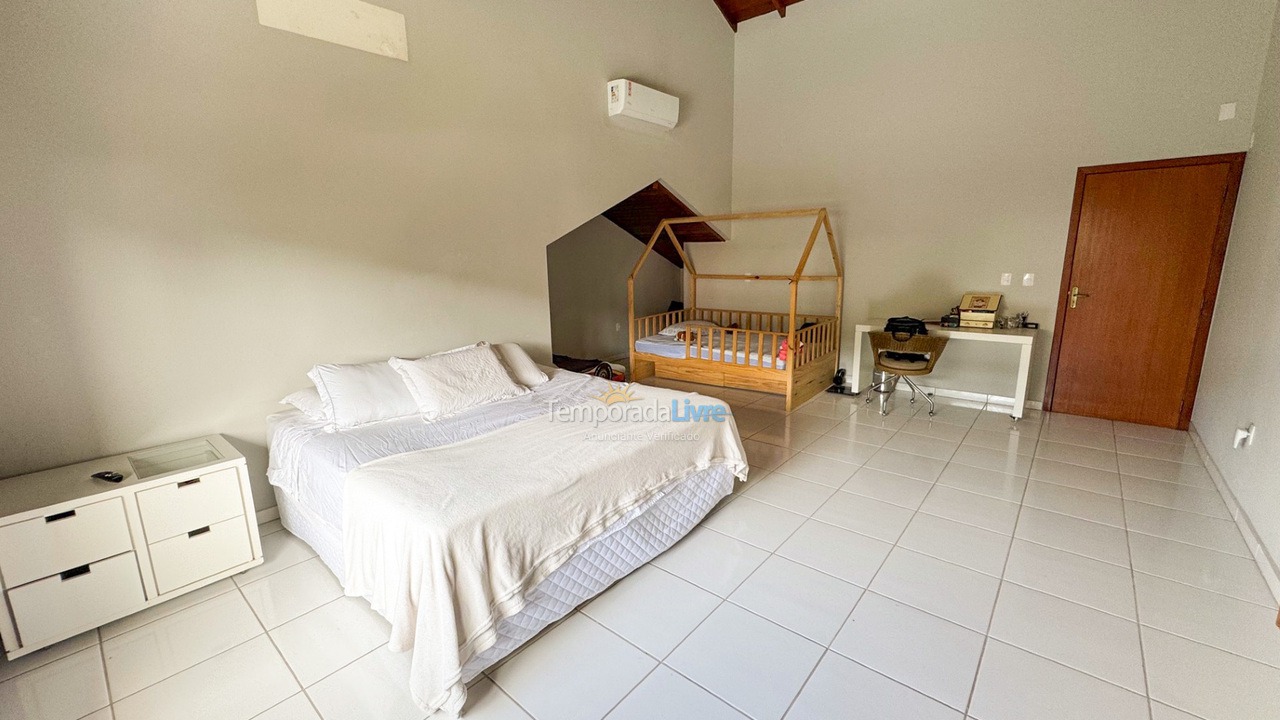 Casa para aluguel de temporada em Florianópolis (Jurere Tradicional)