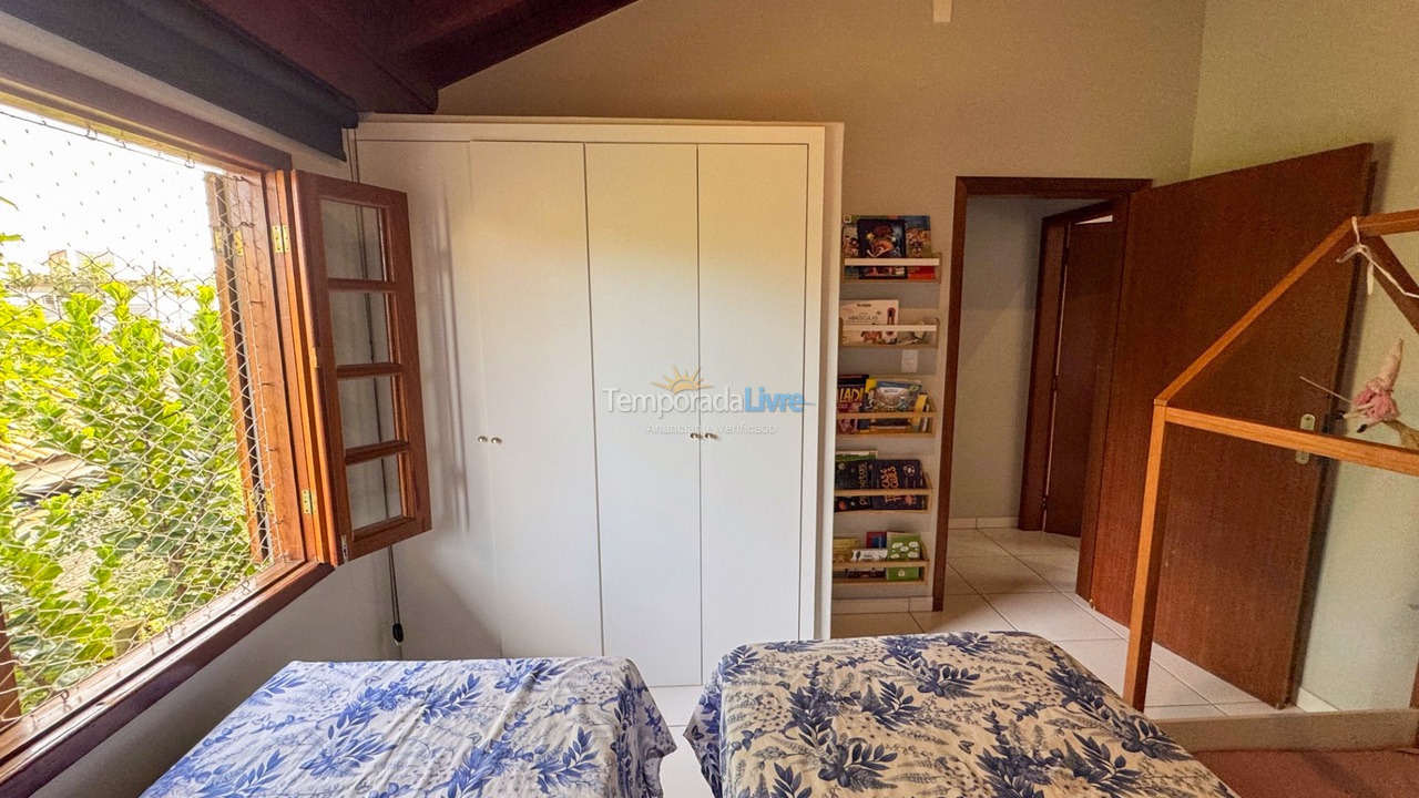 Casa para aluguel de temporada em Florianópolis (Jurere Tradicional)