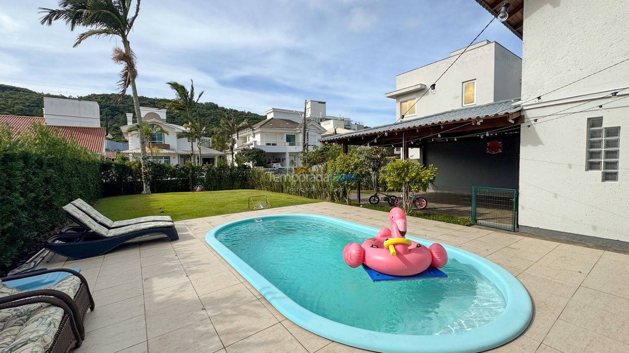 Casa para aluguel de temporada em Florianópolis (Jurere Tradicional)