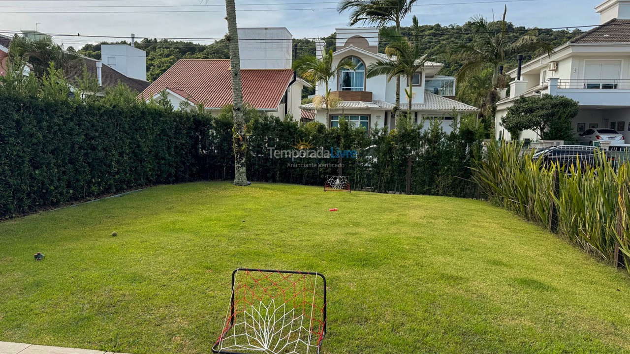 Casa para aluguel de temporada em Florianópolis (Jurere Tradicional)