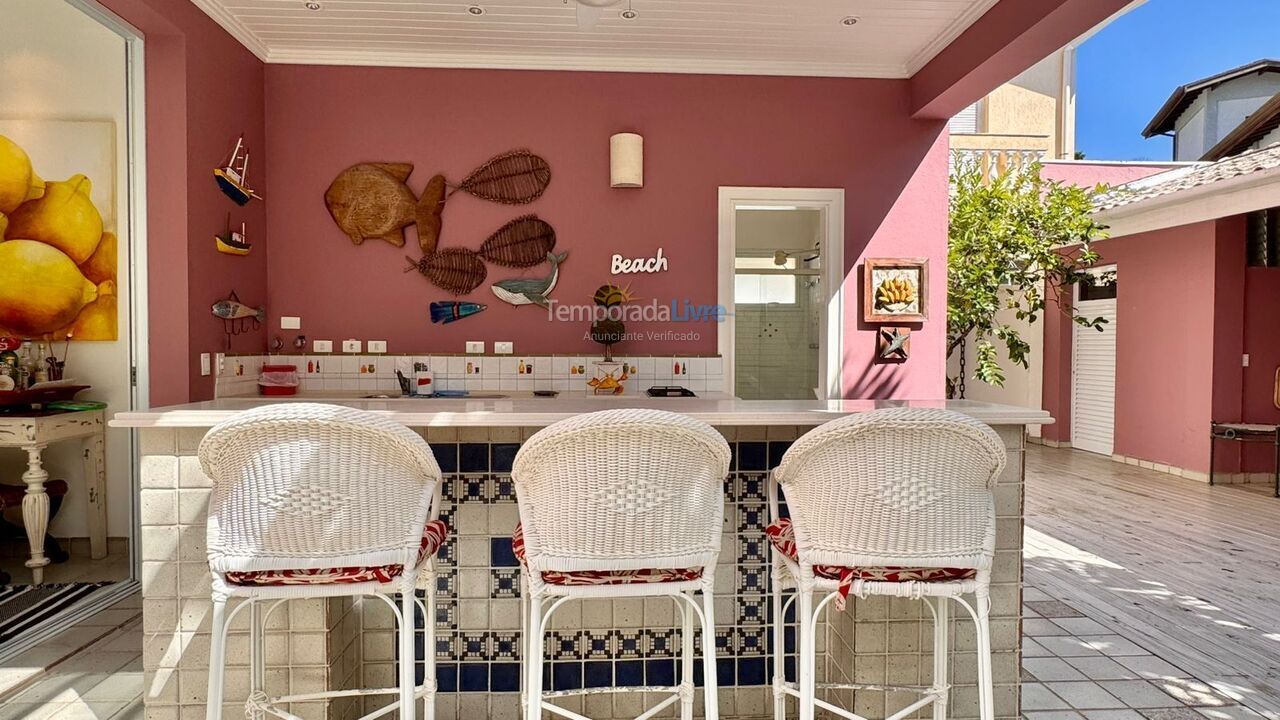 Casa para aluguel de temporada em São Sebastião (Praia da Baleia)